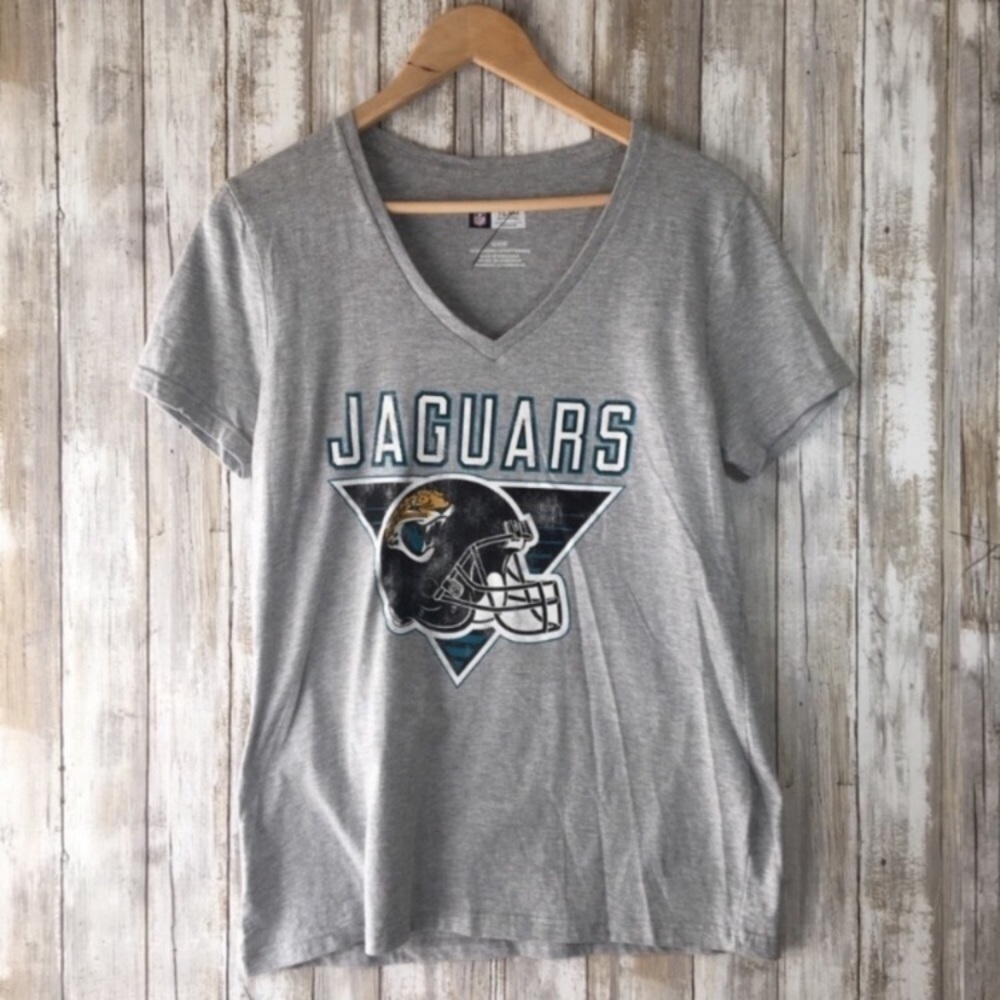 NFL Jacksonville Jaguars Helmet Tee Women’s Large Gray Graphic Football Shirt - Picture 3 of 6